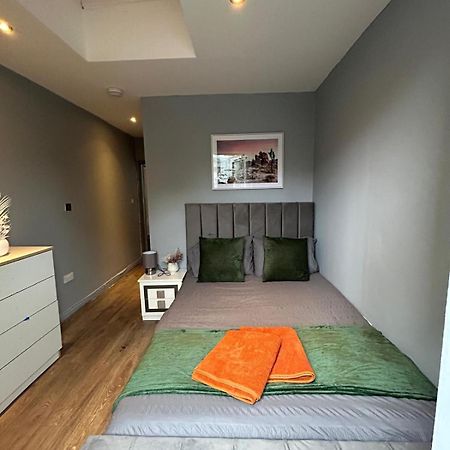 2 Bedroom Flat In Euston 2 Mins Away From Station, No Lift Лондон Экстерьер фото