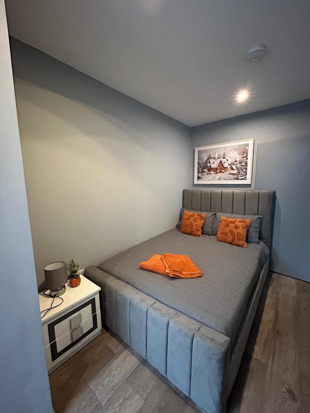 2 Bedroom Flat In Euston 2 Mins Away From Station, No Lift Лондон Экстерьер фото